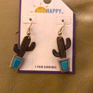 NWT! Cactus drop earrings.